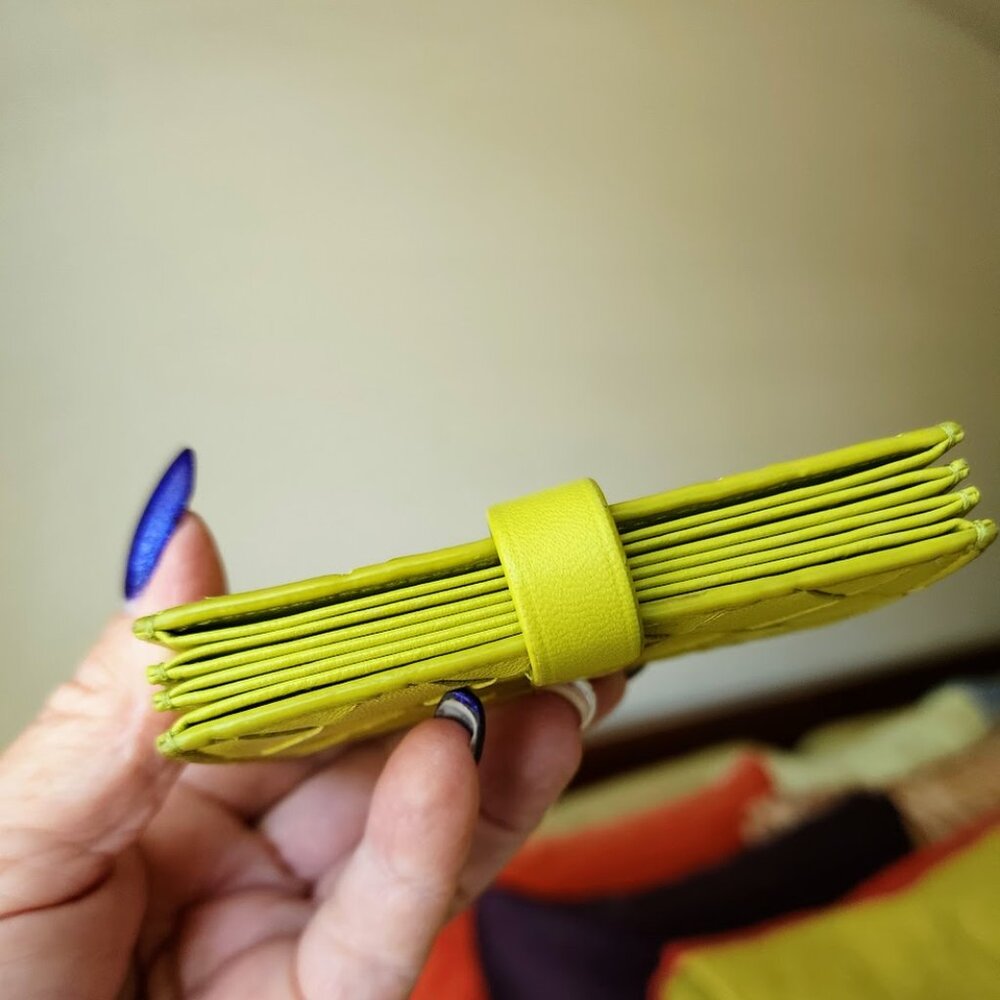 Bottega Veneta Kiwi Intrecciato Concertina Card Holder - Picture 3 of 9